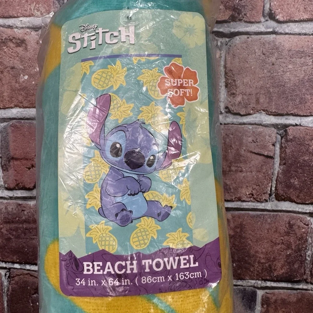 Disney Stitch Beach‎ Towel Pineapple 34
